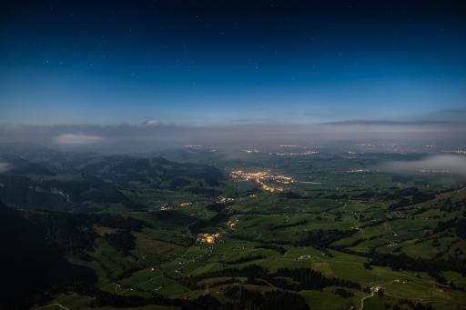 Klare Sicht auf Appenzell bei Vollmond
