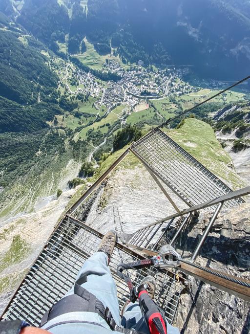 Blick nach unten auf dem Klettersteig